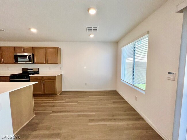 Building Photo - 3254 La Cura Ave