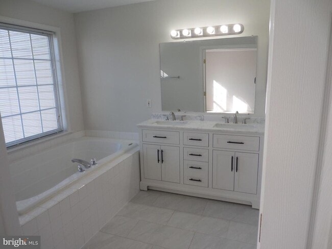 Building Photo - 45788 Smoketree Terrace