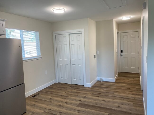 Building Photo - 764 W 220 N