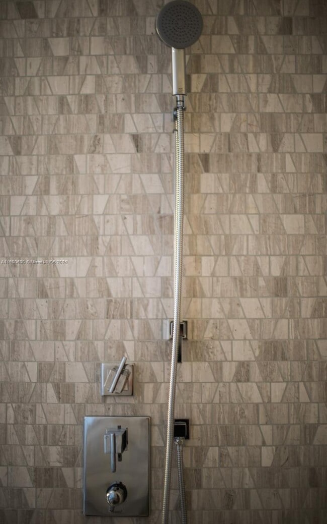 Building Photo - 68 SE 6th St