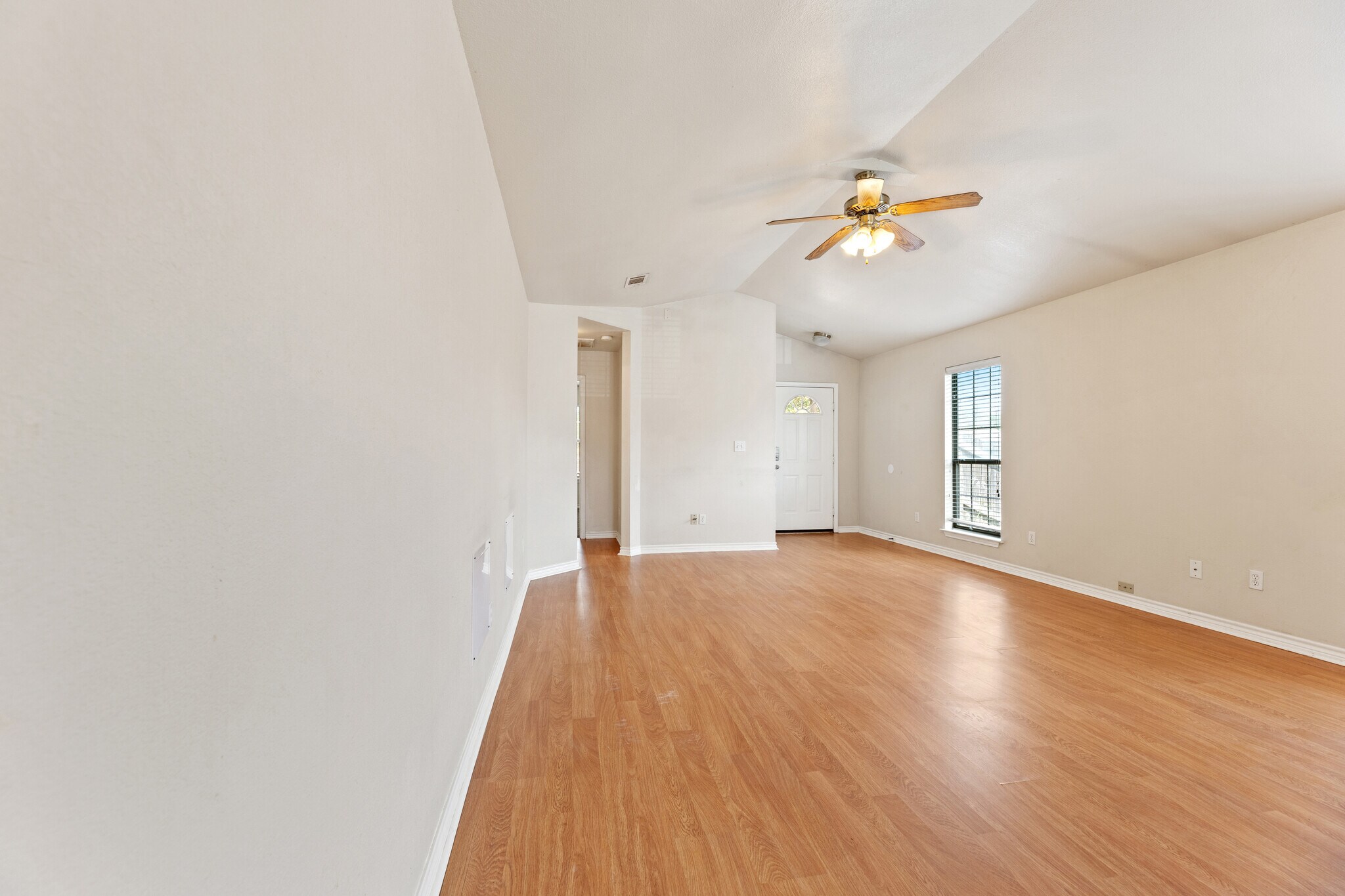 Building Photo - 100 Sendero Dr