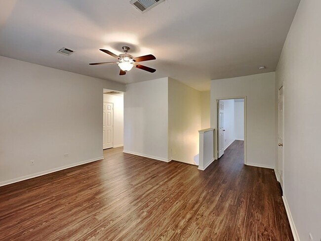 Building Photo - 31442 Camden Village Dr