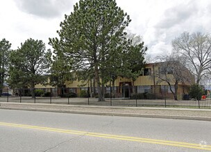 Building Photo - Vista Peak