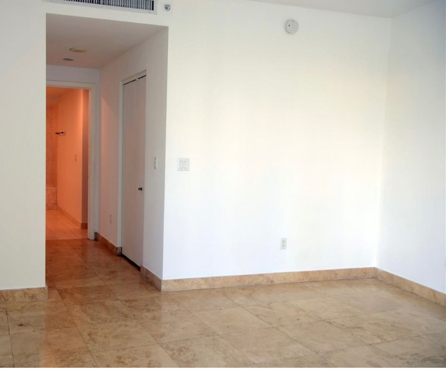 Building Photo - 901 Brickell Key Blvd