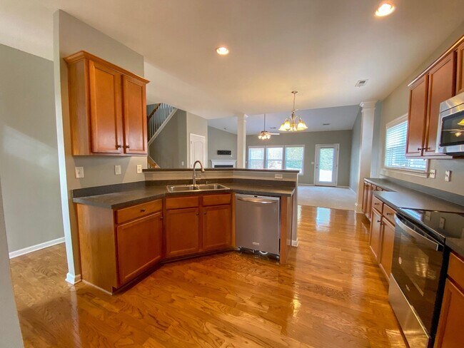 Building Photo - 109 Paqcolet Dr