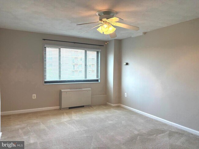Building Photo - 1200 S Arlington Ridge Rd