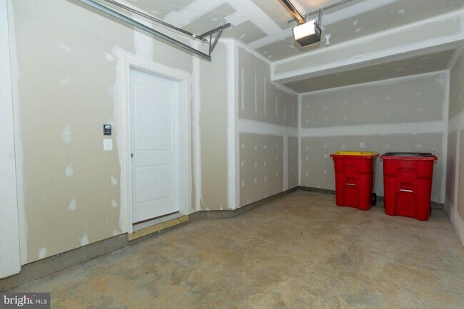 Building Photo - 767 Lord Fairfax St