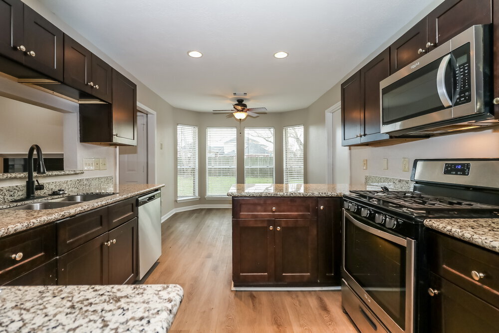 Building Photo - 15815 Spruce River Ct
