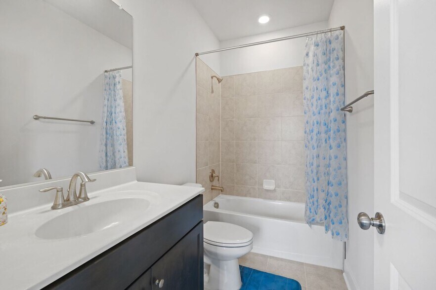 Building Photo - 143 Rubens Dr