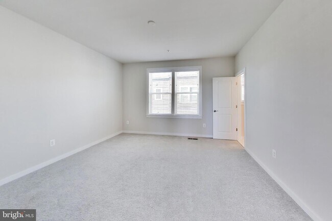 Building Photo - 16212 Bushwick Pl