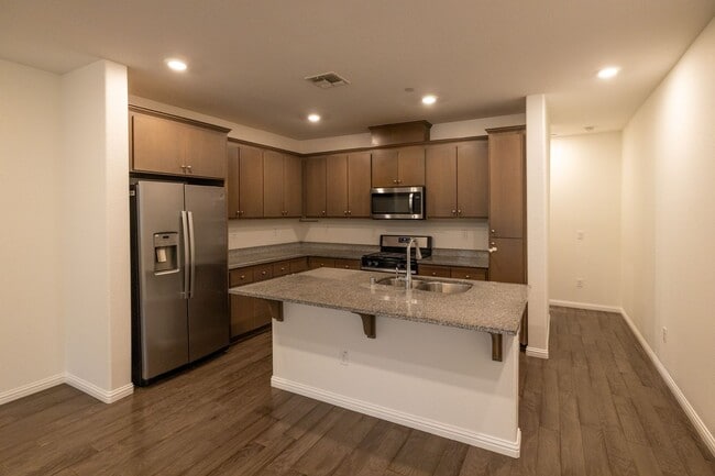 Building Photo - Modern 3-Story Townhome with 3 Bedrooms & 3 Baths – Prime North San Jose Location