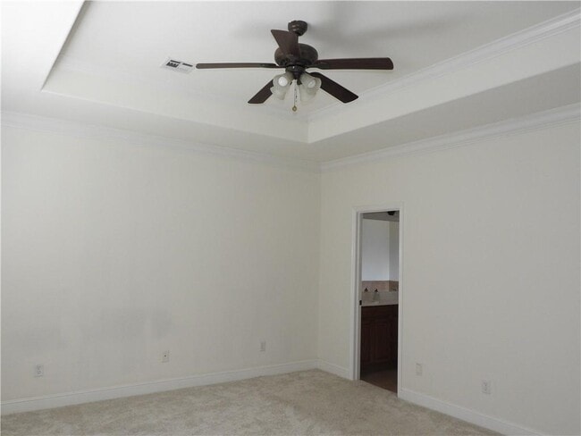 Building Photo - 3804 SW Kestrel Dr