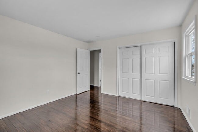 Building Photo - Newly Renovated 4-Bedroom Home with Pool i...