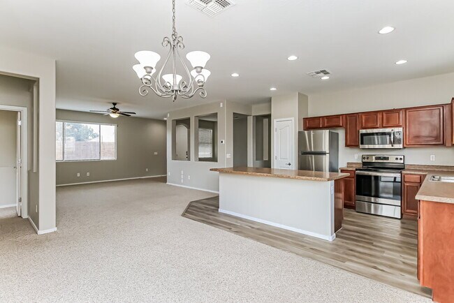 Building Photo - 3433 E Arianna Ave