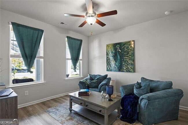 Building Photo - 213 Chiswick Lp