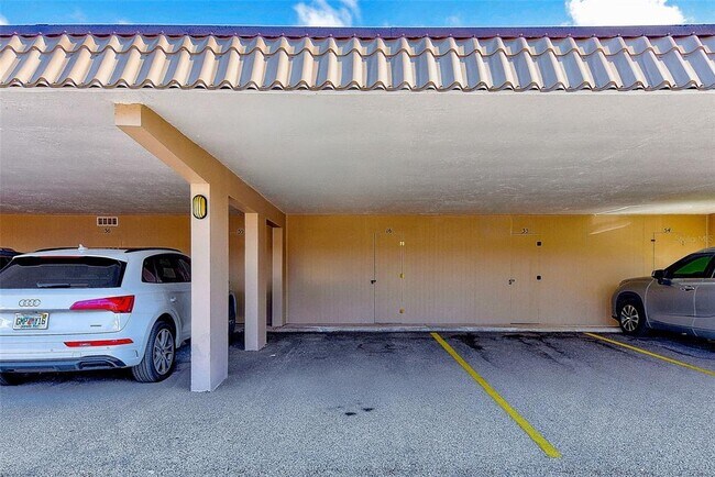 Building Photo - 10215 Regal Dr