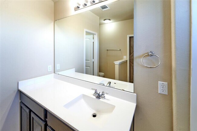 Building Photo - 1409 Brooks Way