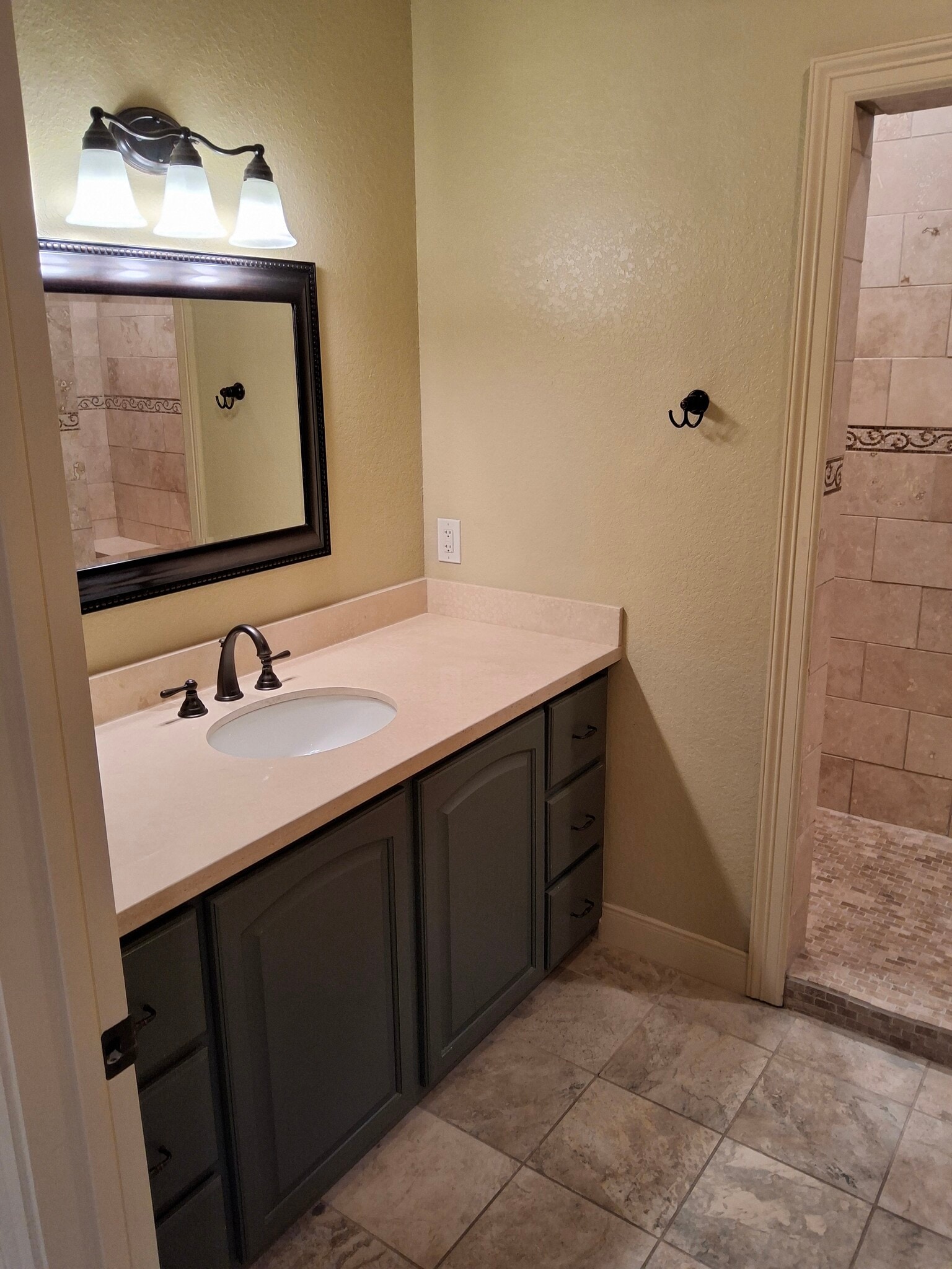 Building Photo - 305 Hughes Rd