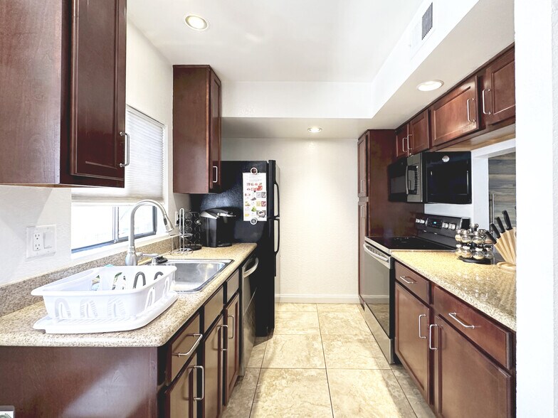 Building Photo - 3500 N HAYDEN Rd