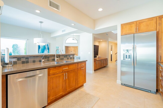 Building Photo - PRIVATE POOL - 2 BEDROOMS PLUS DEN