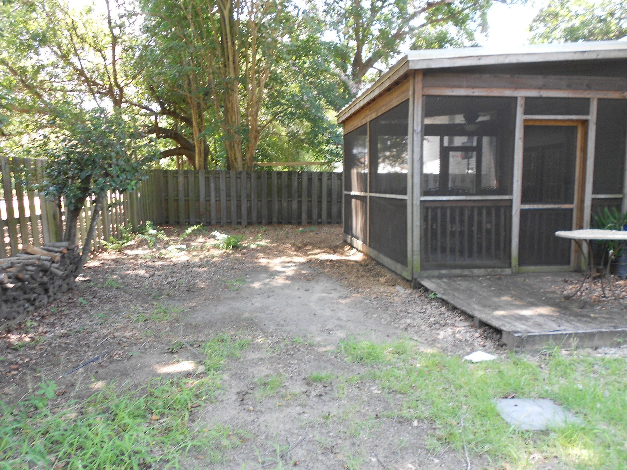 3 Bedroom 2 Bath House for Rent in Quail Hollow in Mt Pleasant. Lots of Upgrades. 3 Miles to IOP - 2084 Presidio Dr