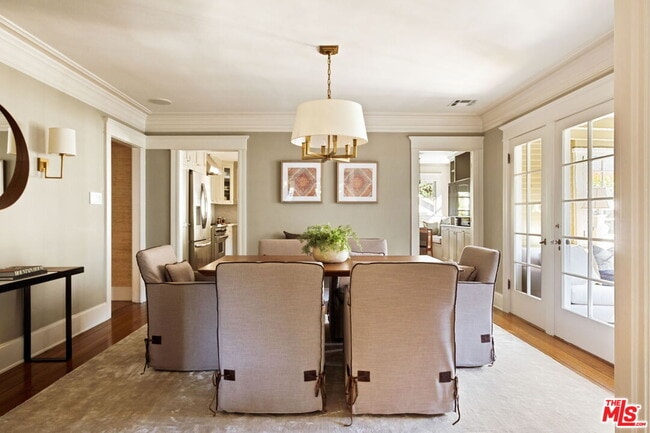 Building Photo - 1438 N Orange Grove Ave