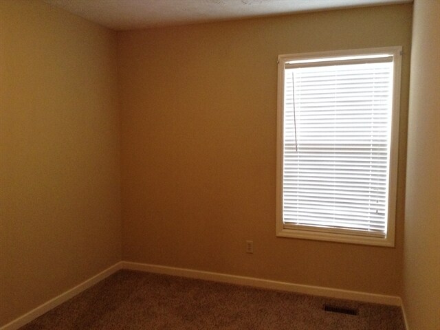 Building Photo - 1212 Wembley Ct