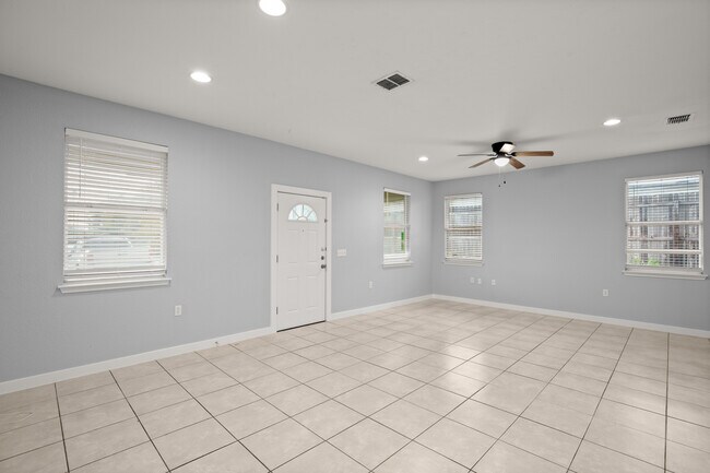 Building Photo - 7617 Bennett Ave
