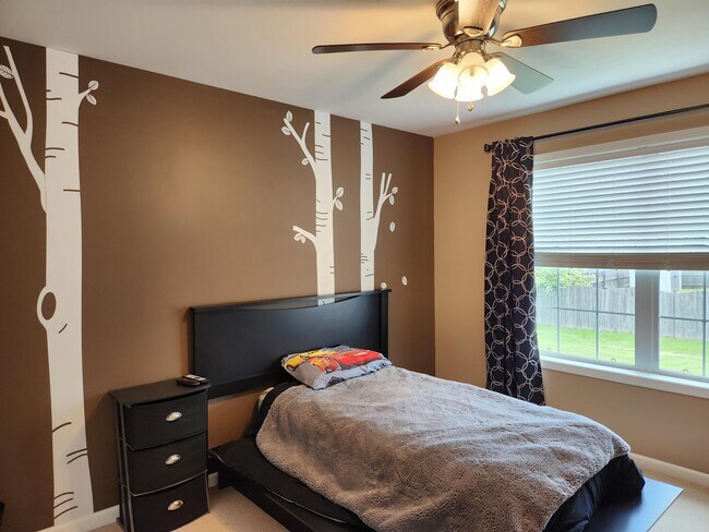 Building Photo - 8355 Nates Ln