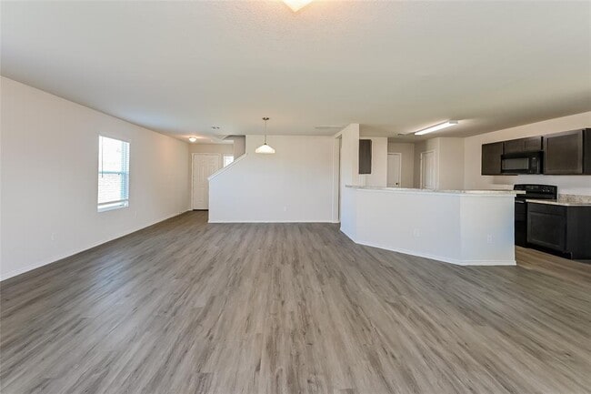 Building Photo - 8802 Doris Oaks Cir