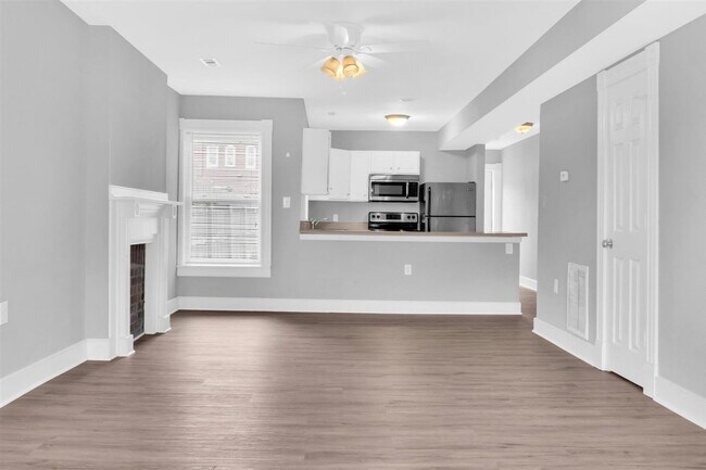 Building Photo - 1834 Parkwood Ave
