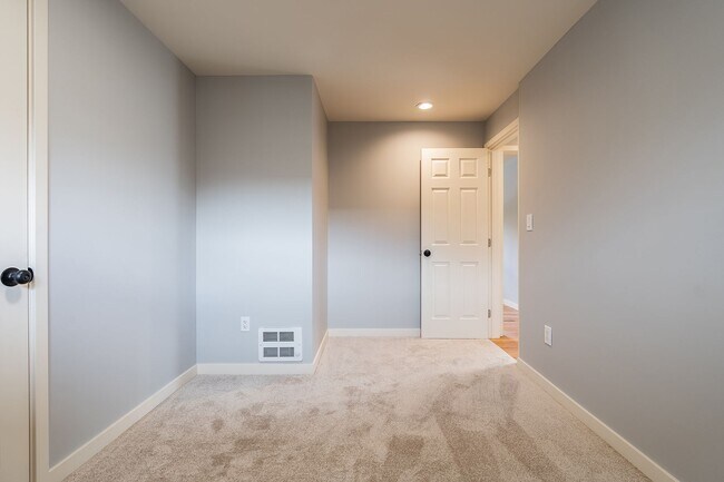 Building Photo - 3019 NW 85th St