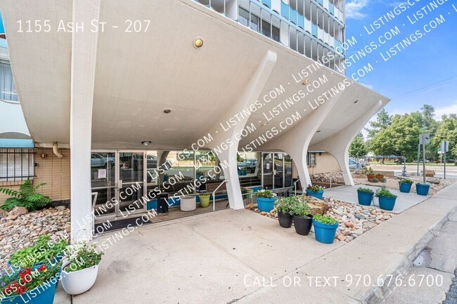 Building Photo - Condo near Congress Park!