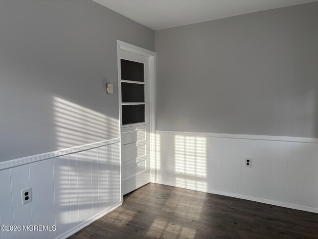 Building Photo - 2B Bristol St