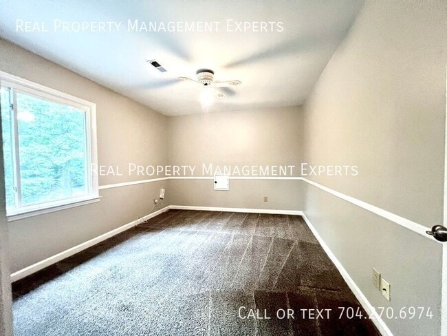 Building Photo - 9024 Highland Creek Pkwy