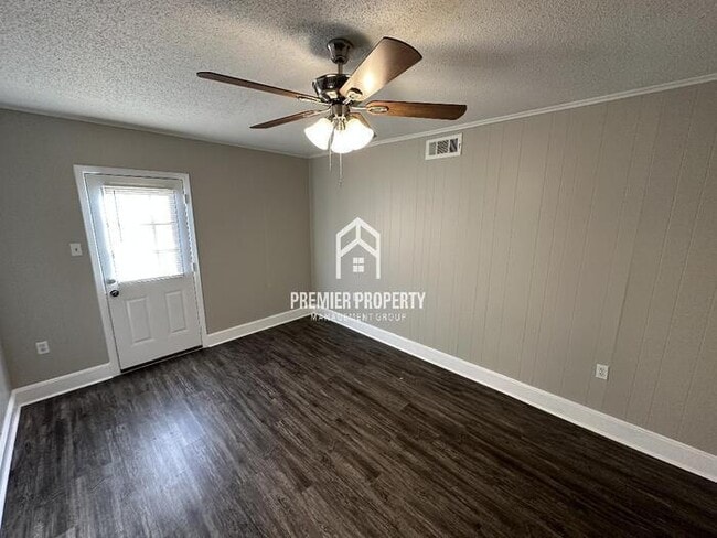 Building Photo - 6313 Leamont Dr