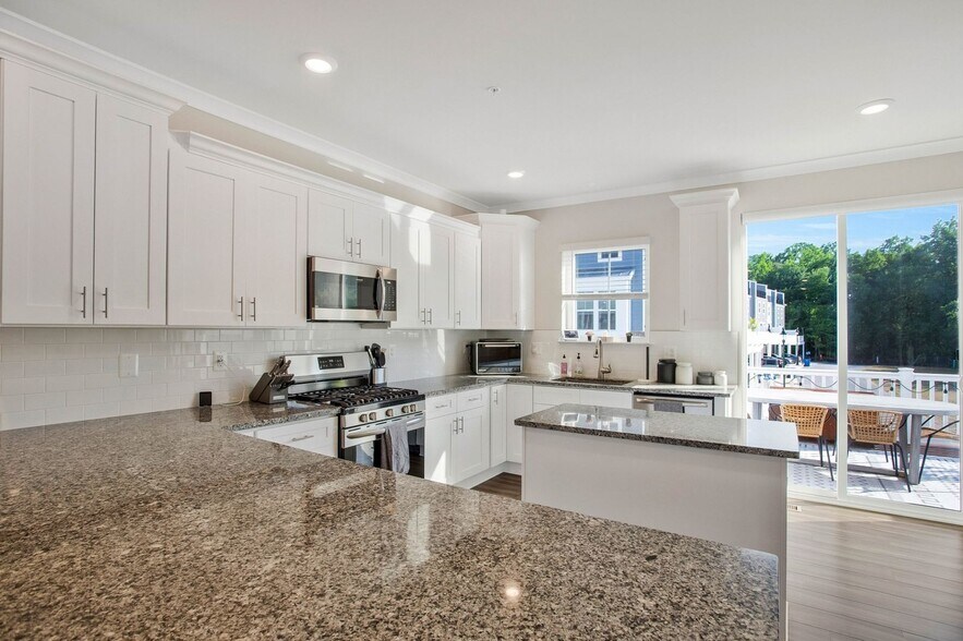 Building Photo - 733 Annapolis Neck Rd