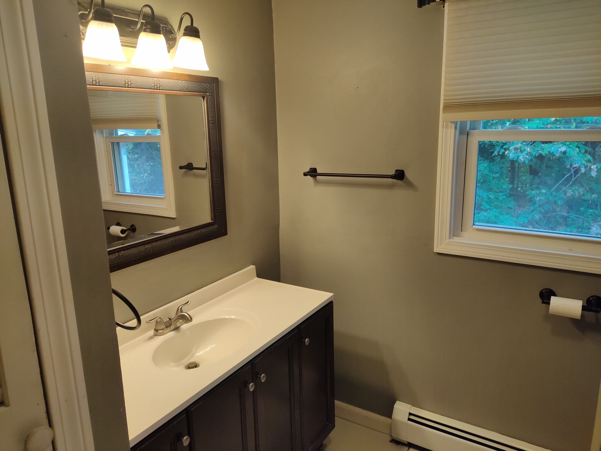 Building Photo - 98 Woodland Grv