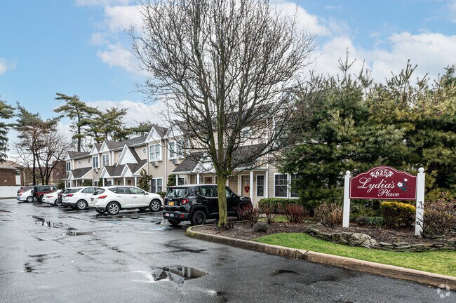 Building Photo - Milestone Condominiums