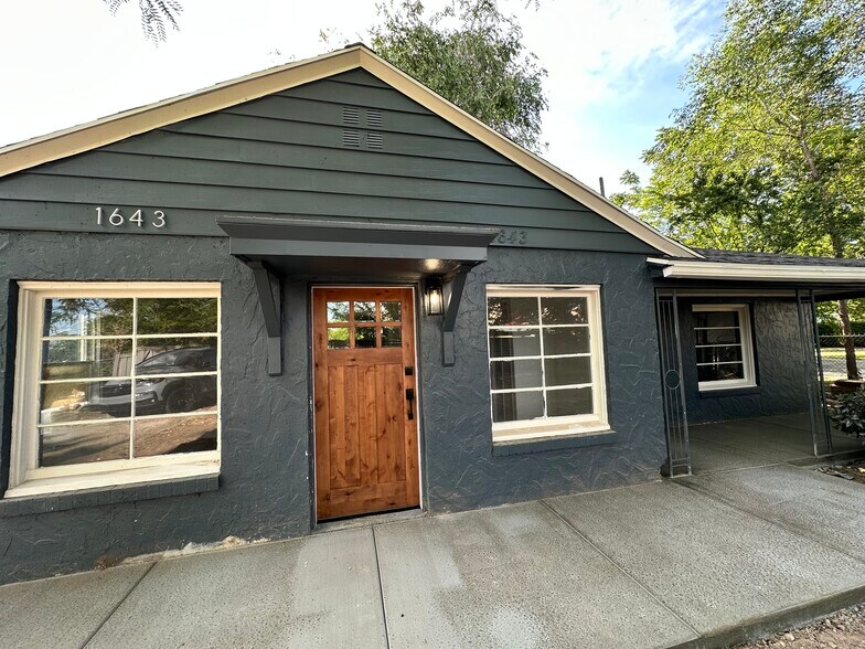 Building Photo - 1643 E Woodland Ave
