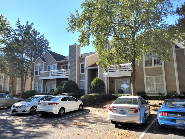 Building Photo - 9607 Vinca Cir
