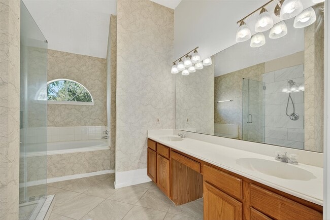 Building Photo - 4227 Meadowchase Ln