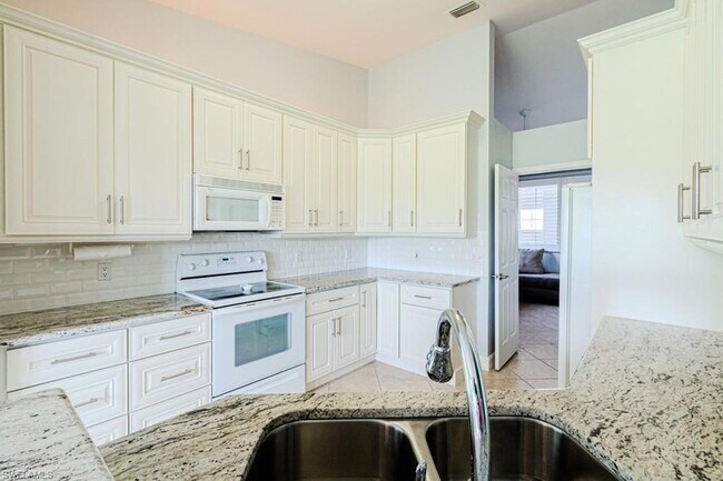 Building Photo - 6015 Pinnacle Ln