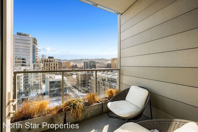 Building Photo - 2 br, 2 bath House - 1075 NW Northrup #1015