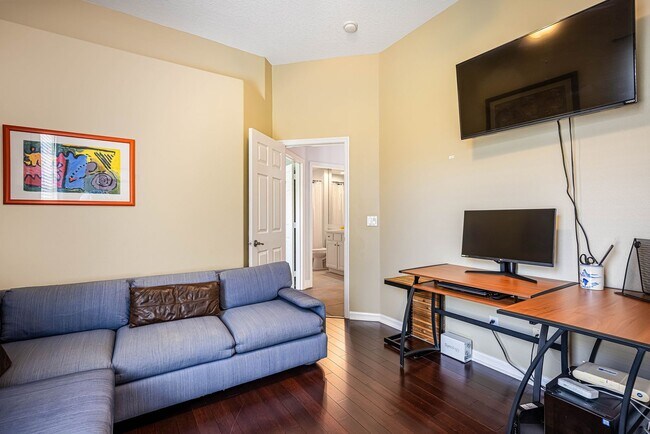 Building Photo - Stunning 4 Bedroom Fully Furnished Annual Rental w/ Heated Pool & 3-Car Garage In Osprey!!!