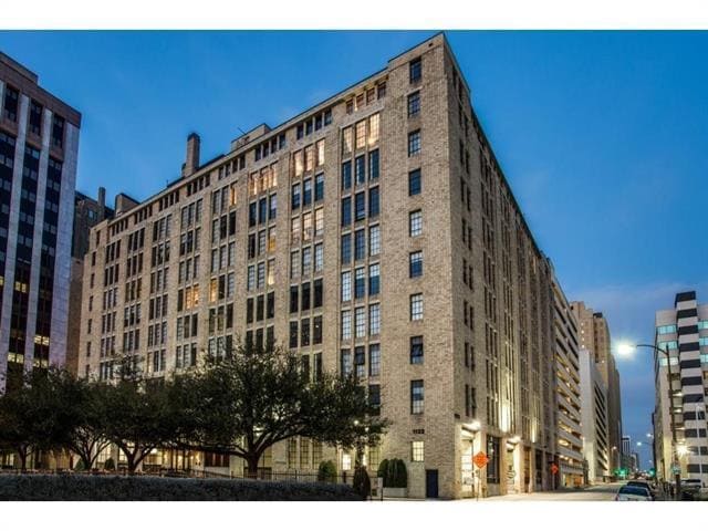 Building Photo - 1122 Jackson St