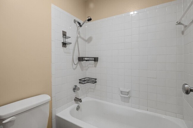 Building Photo - 18515 Egret Bay Blvd