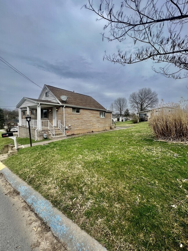 Building Photo - 516 Kensington Ave