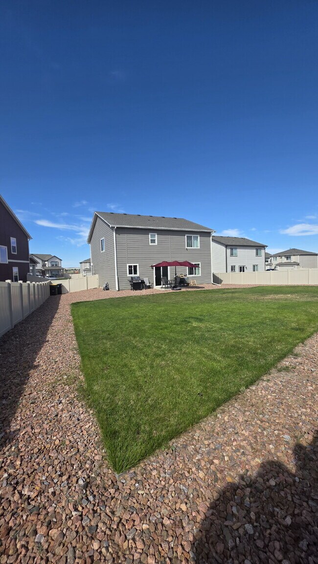 Building Photo - Beautiful 4BR 2.5 bath Home in Bradley Heights near Military bases