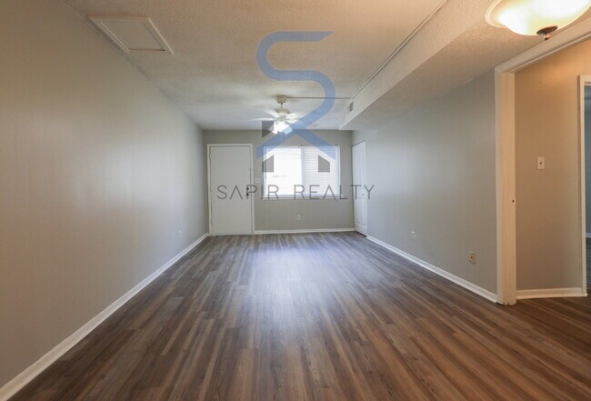 Building Photo - Move in before October 15th and choose you...